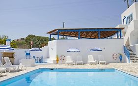 Blue Dolphin Studios And Apartment